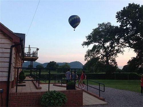 Big Bear Lodge Melverley المظهر الخارجي الصورة